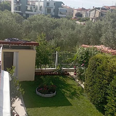 Райский Уголок Nea Moudania Exteriér fotografie